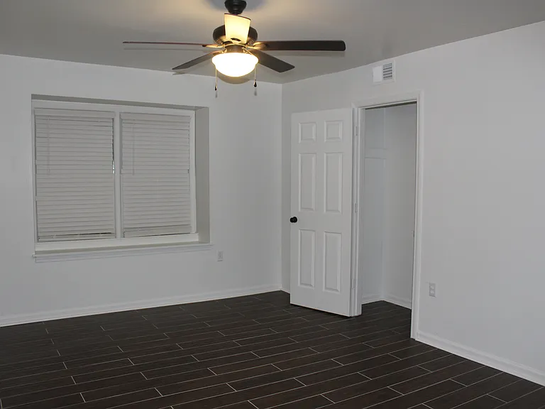 Shillingford Dr — Photo 10