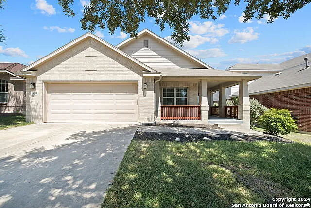 3 bed, 1976 sqft, $2,195 — Photo 3