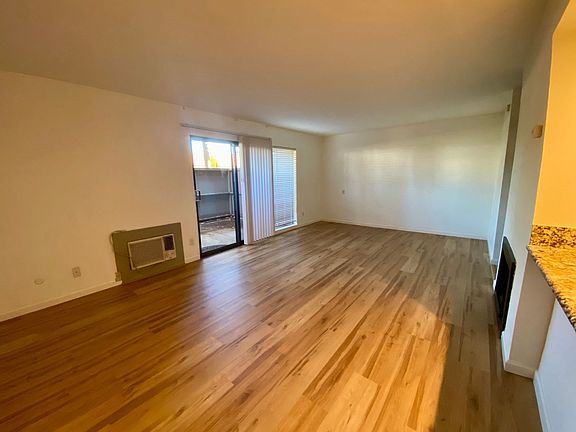 3rd image of 925 Fulton Ave APT 427