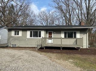 2424 Allerton Rd, Auburn Hills, MI 48326