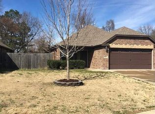 933 S Hoddle Pl, Fayetteville, AR 72701
