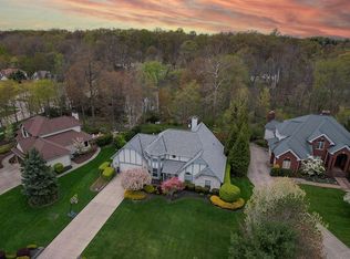 8351 Twin Creek Ct, Mentor, OH 44060