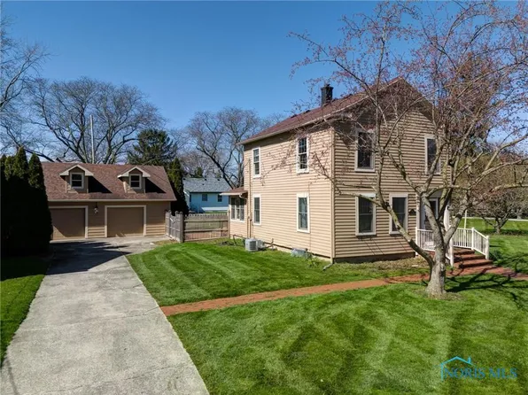 721 Pierce St, Maumee, OH 43537