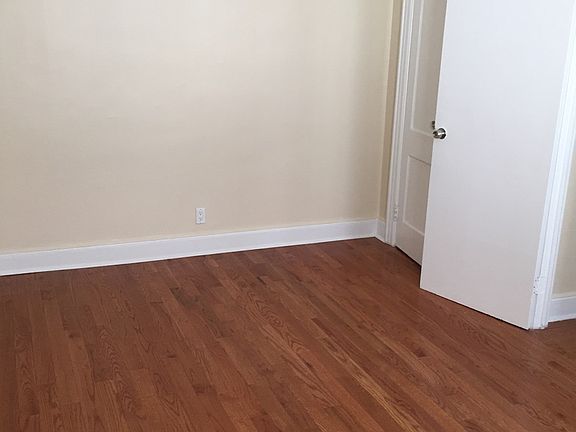 5th image of 2562 41st St #C3
