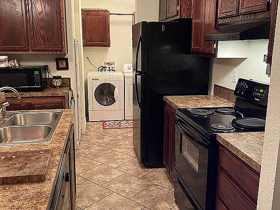 3rd image of 3211 W Division St Trailer 36