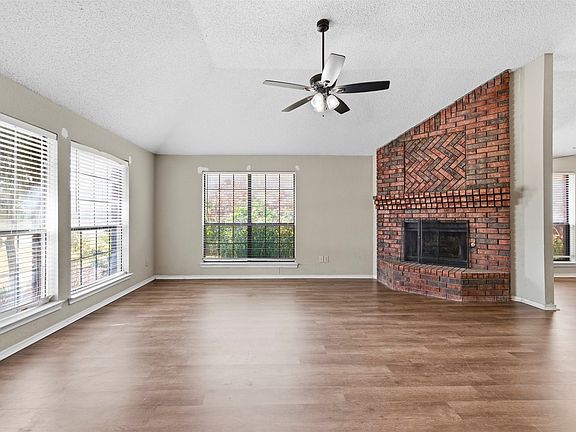 2nd image of 2609 Trumpet Dr