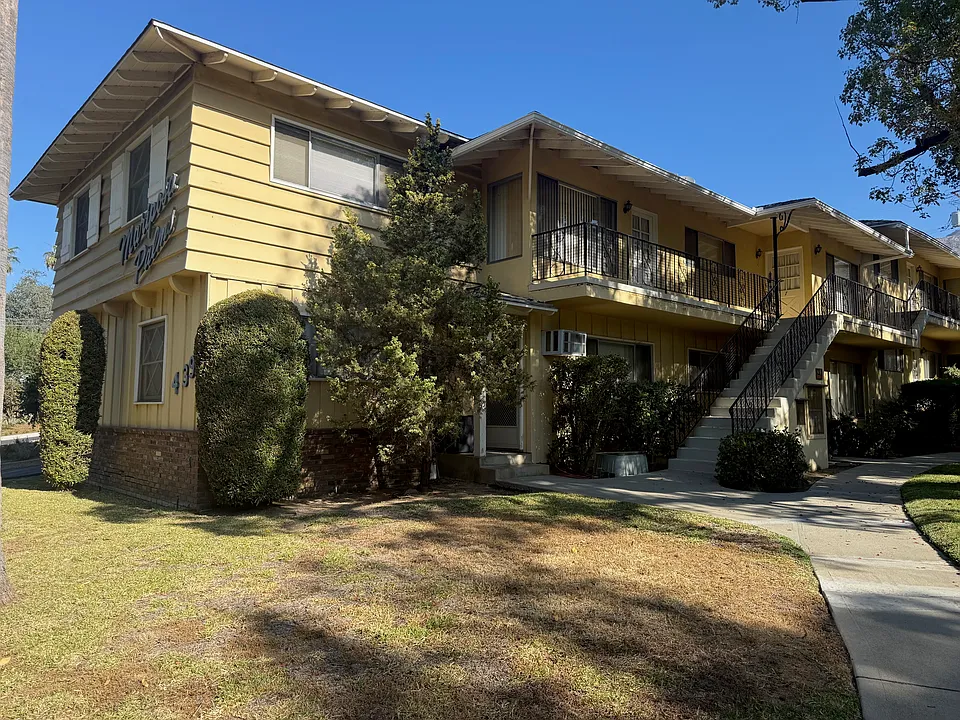 439 Mariposa Ave #6