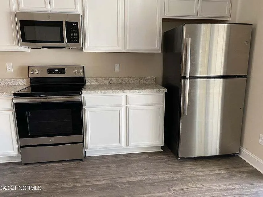 105 West Murrow Lane - 1 — Photo 2