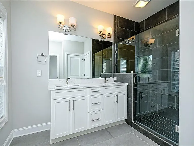 1299 Linden Ct NE — Photo 25