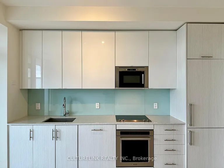 330 Richmond St W #1607 — Photo 13