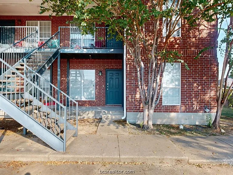 1513 Hollowhill Dr #B — Photo 25