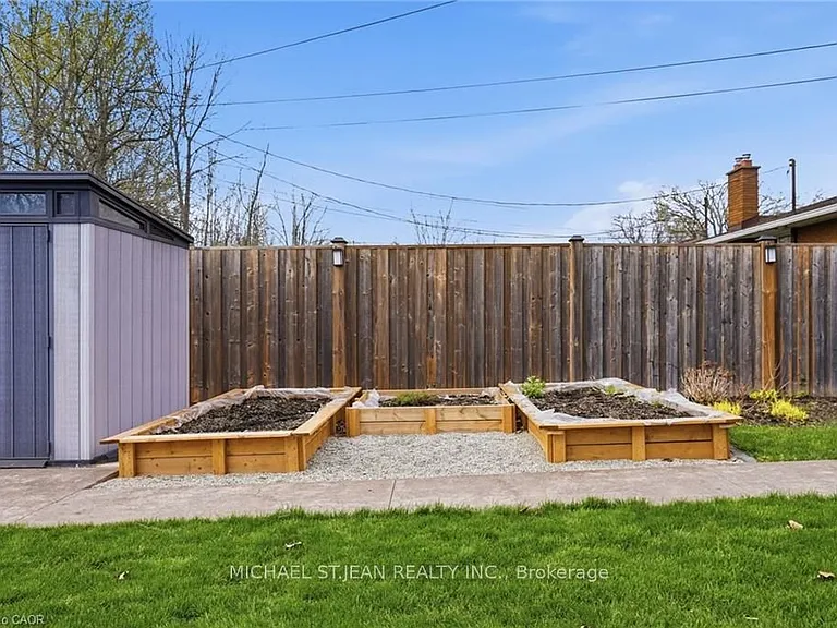 282 Roach Ave — Photo 48