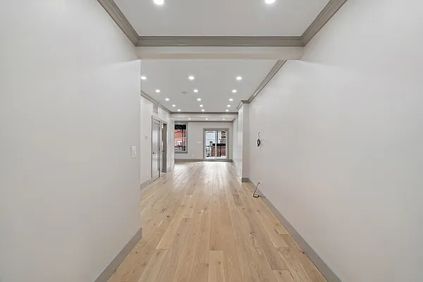 Rented by Compass | media 52