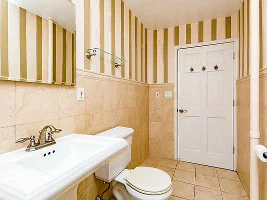 Sold by Re/Max In The City | media 30