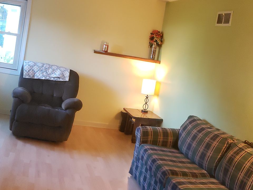2nd image of 607 10th Ave