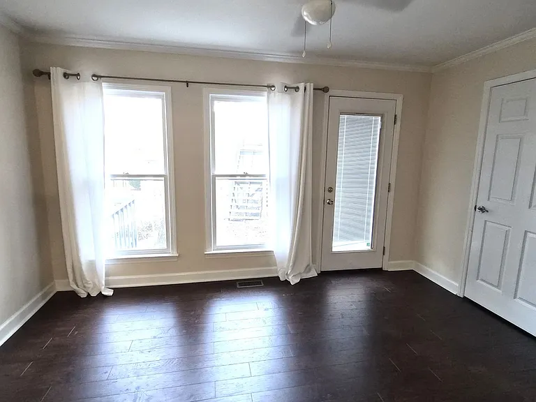 900 N Main St #19 — Photo 8