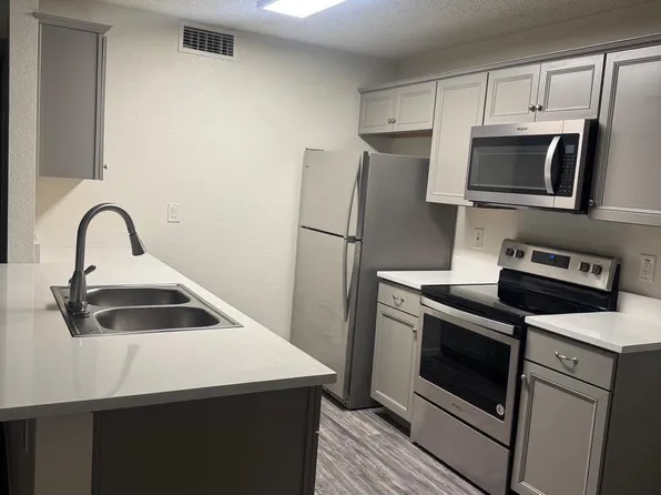 5236 W PEORIA Avenue #102, Glendale, AZ 85302
