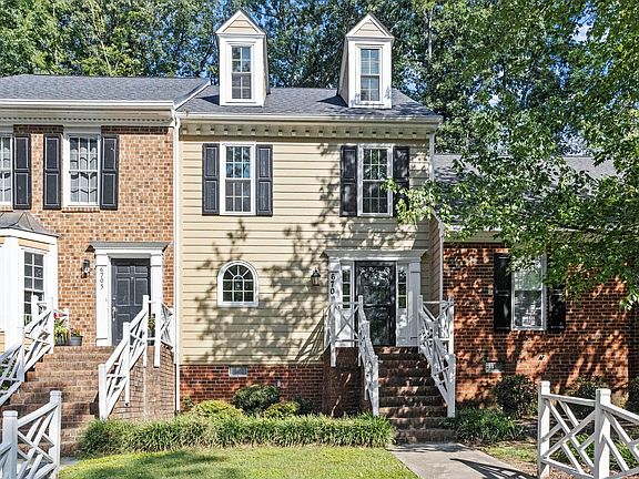 3rd image of 6707 Queen Annes Dr