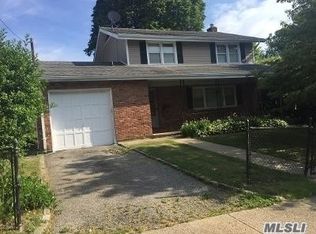 22 Avenue B, Port Washington, NY 11050