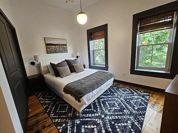5th image of 172 River St #401