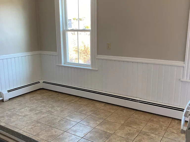Kitchen- area for table/chairs