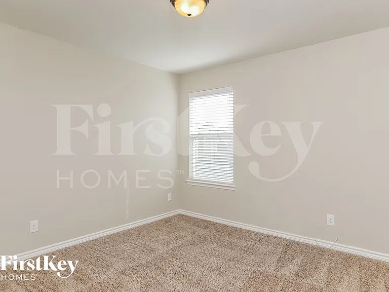 2410 Yaupon Cyn — Photo 13