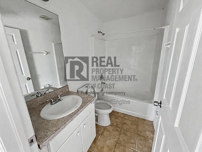 1135 Harry Ave S — Photo 9