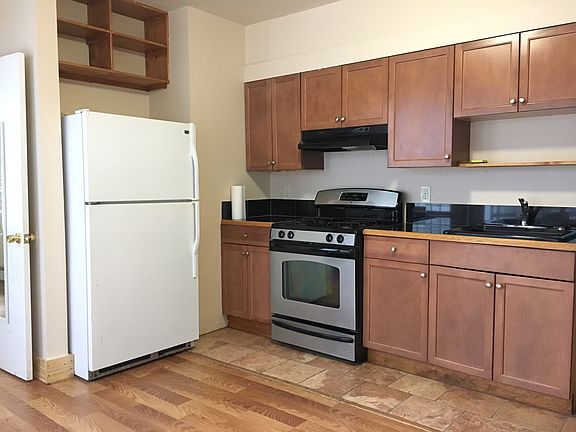 5th image of 111 Erie St #1