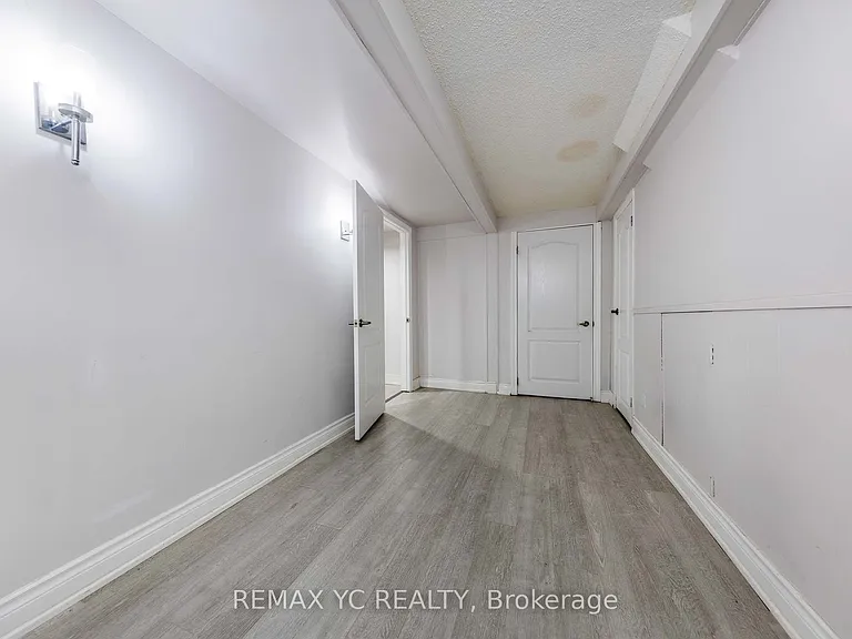 34 Tulane Cres #BASEMENT — Photo 10