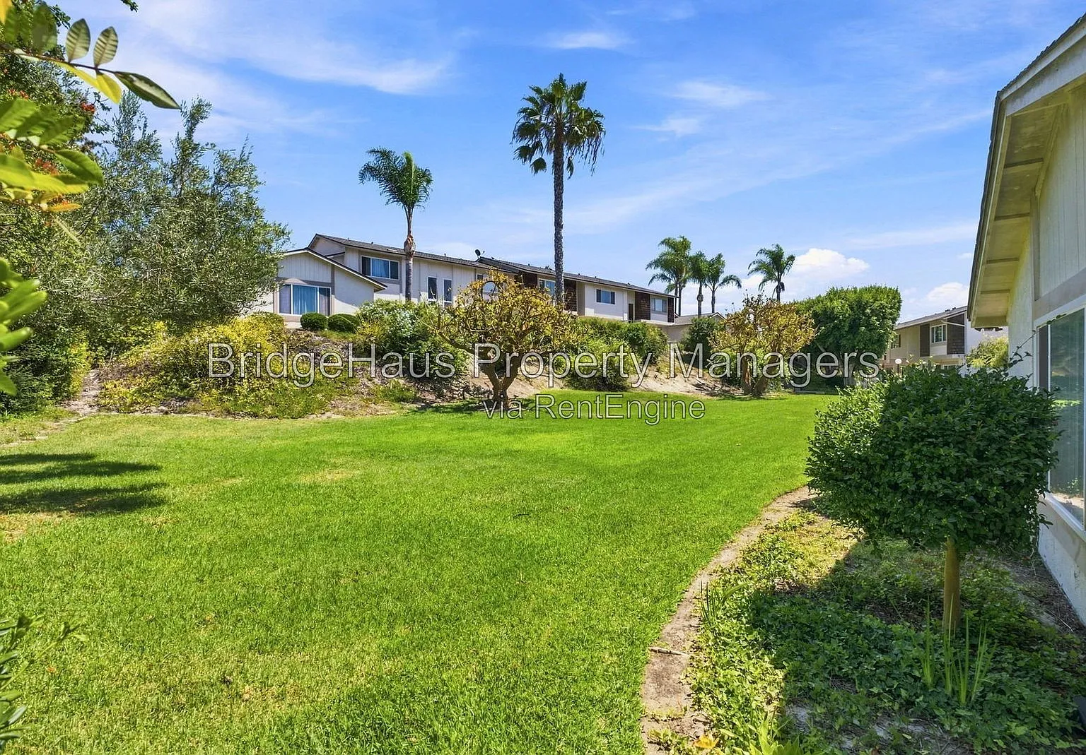 2 bed, 1.5 bath, 1000 sqft, $2,995 — Photo 3