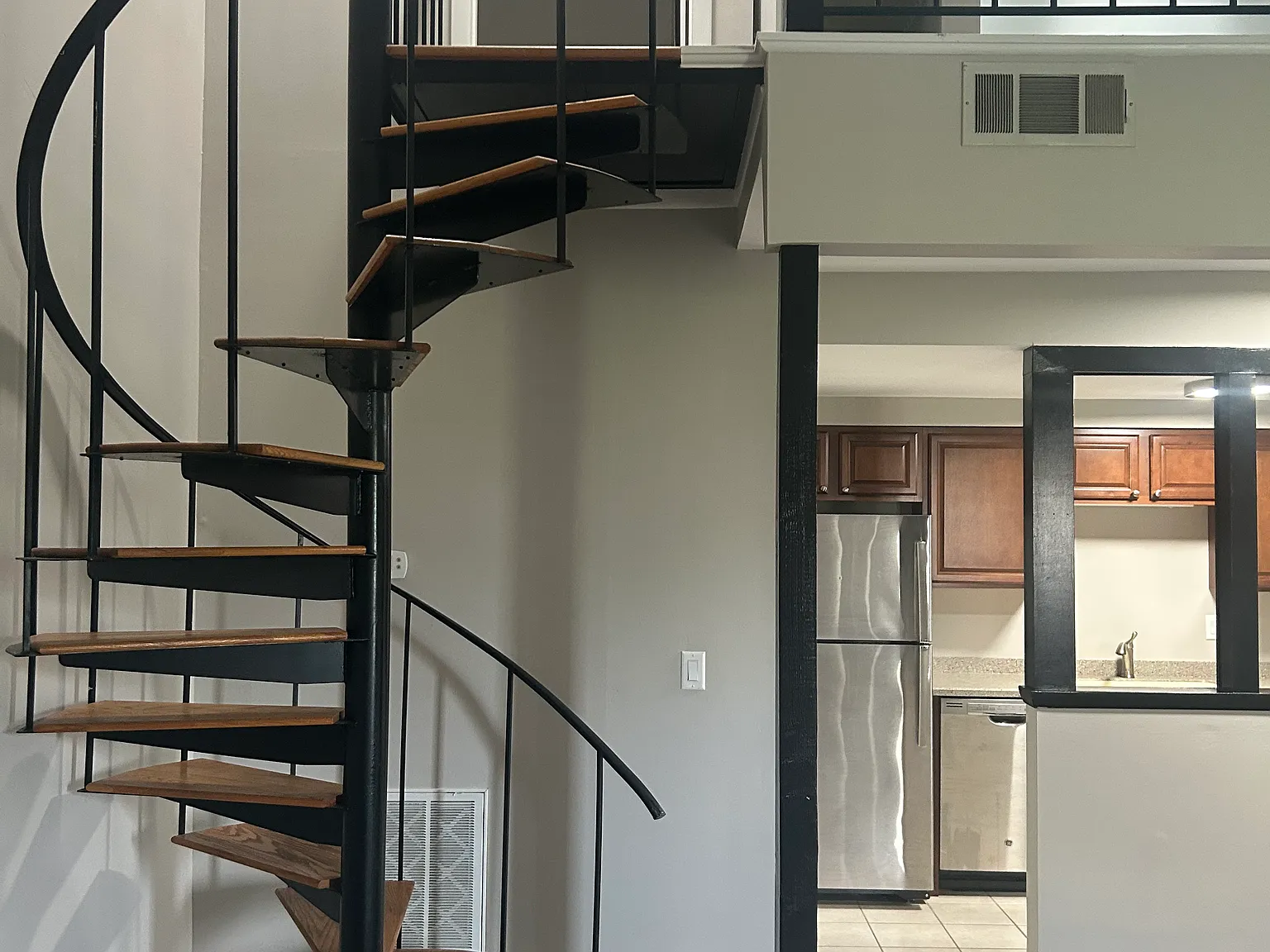1 bed, 1000 sqft, $1,200 — Photo 1