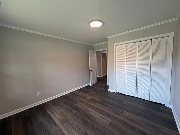 228 College Dr — Photo 15