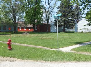 109 Center St, Maple Park, IL 60151