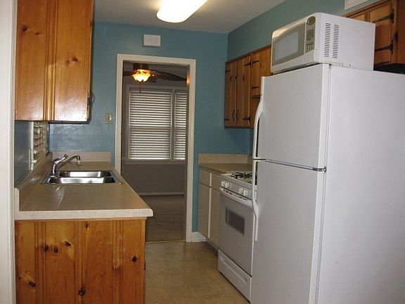 5th image of 1010 Novarese Ave