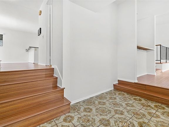 4th image of 1321 Greenbriar Rd