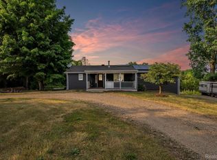 9861 Kinley Rd, Ovid, MI 48866
