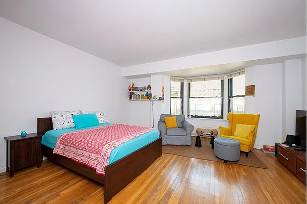 Rented by Douglas Elliman | media 3