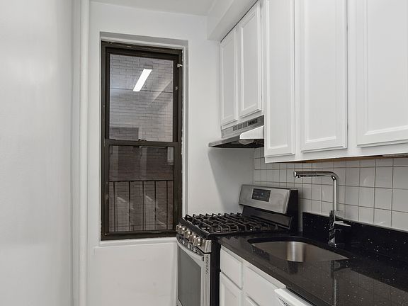 3rd image of 222 E 35th St APT 2F