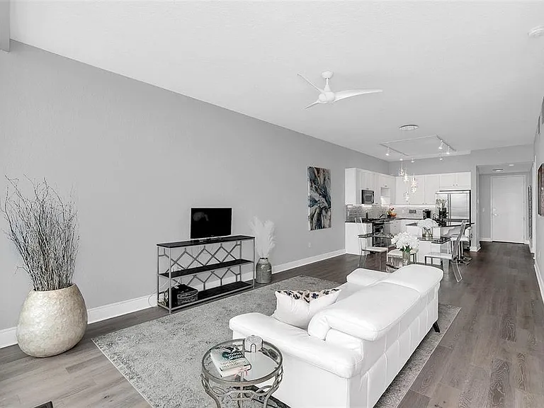 150 E Robinson St #31B — Photo 9
