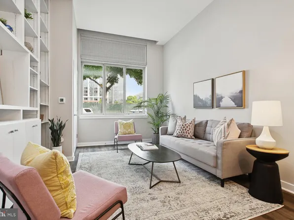 1000 New Jersey Ave SE Unit 104, Washington, DC 20003