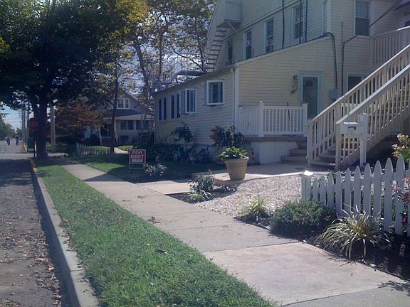 2nd image of 401 New Jersey Ave #1B