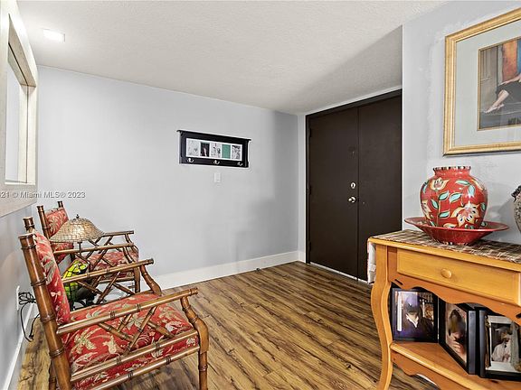 3rd image of 13953 Kendale Lakes Cir APT 608B