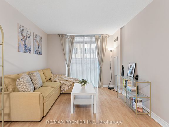 4th image of 212 Eglinton Ave E #307