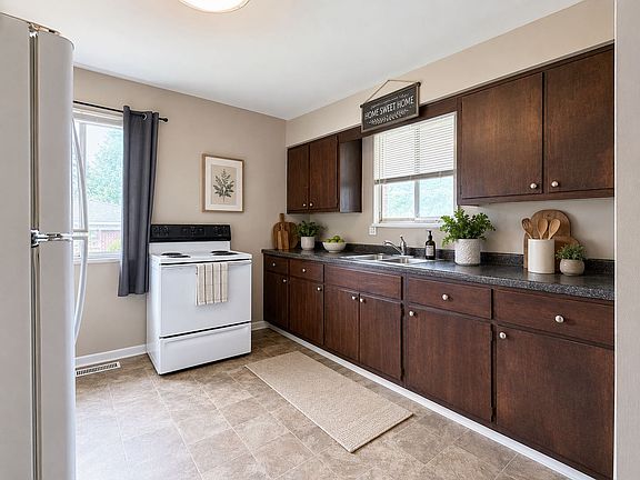 3rd image of 315 Wilson St #317