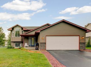 606 Nordic Ln, Buffalo, MN 55313