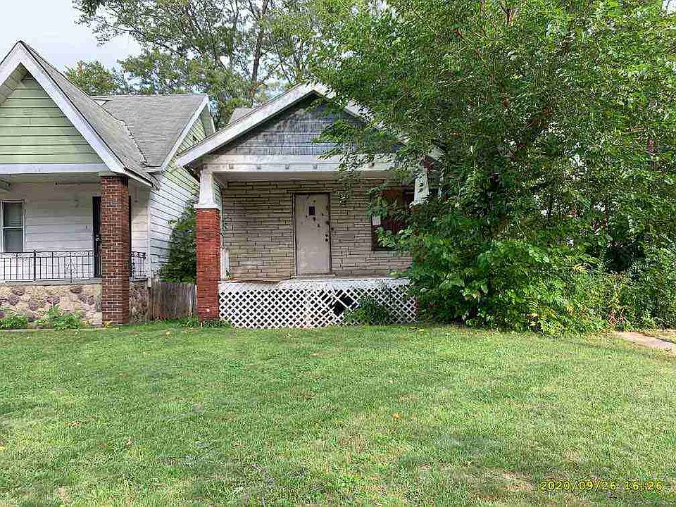 12100 Pinehurst