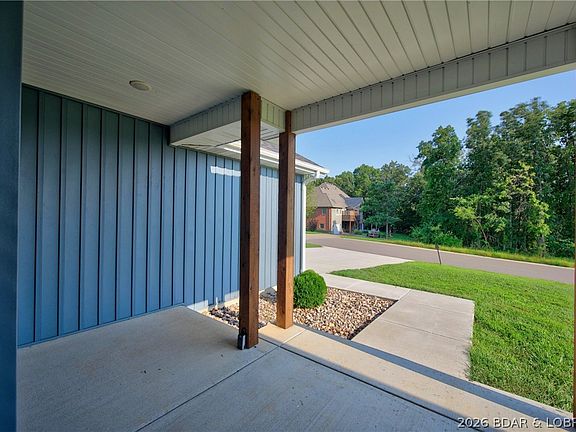 3rd image of 409 Cobb Dr