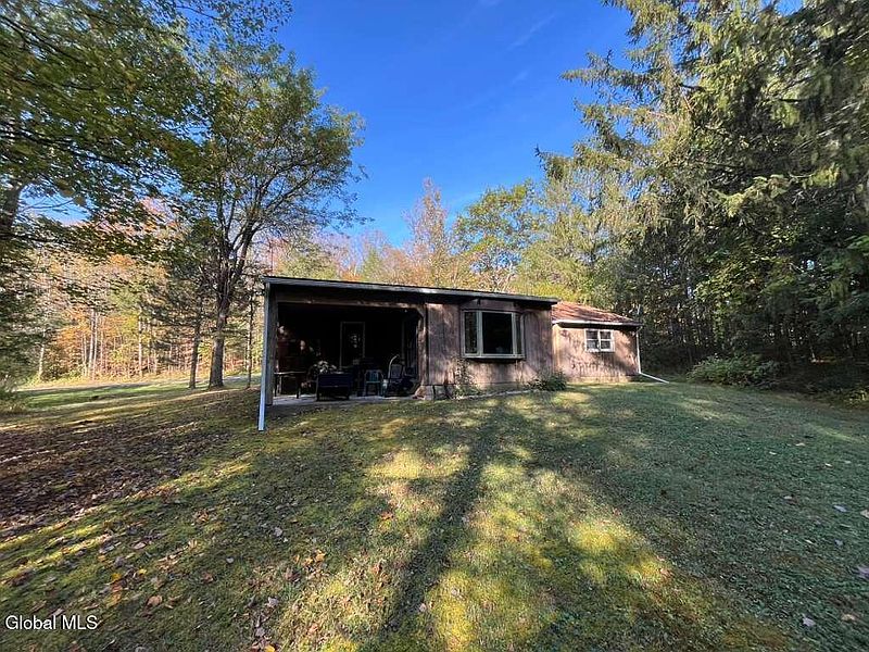 3rd image of 1596 Depot Road