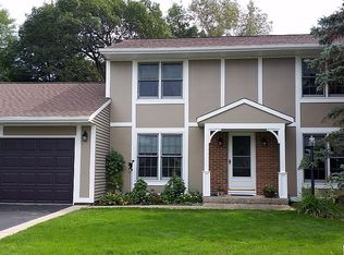 956 S Raddant Rd, Batavia, IL 60510