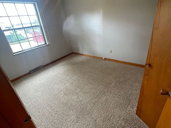 3rd image of 606 Main St #A